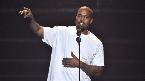 侃爷爆料音乐视频播放,音乐视频幕后制作背后的故事