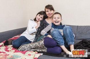 妈妈爆料女儿玩游戏视频,网友热议家庭教育问题