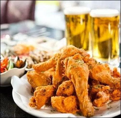 网红 吃瓜 吃炸鸡图片