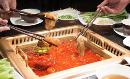 东北饮食爆料视频播放,揭秘热门饮食爆料视频背后的美味故事